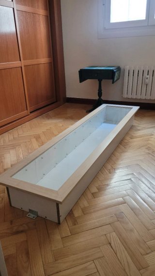 Vitrina Bertby IKEA Madera y Cristal