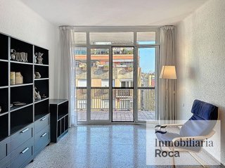 Piso en venta en El Camp de l'Arpa del Clot en Barcelona