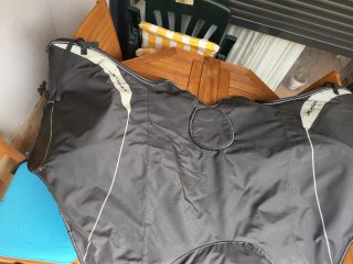 Manta cubrepiernas moto Yamaha