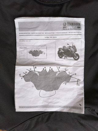 Manta cubrepiernas moto Yamaha