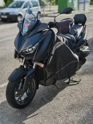 Manta cubrepiernas moto Yamaha