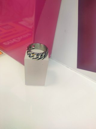 Anillo acero plateado con eslabones de cadena T26