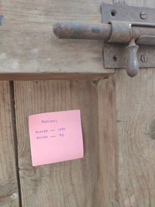 Puerta de madera antigua