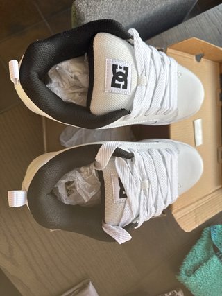 DC Shoes USA Talla 40 Blancas y Negras