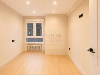 Piso en venta en Centro en Gijón