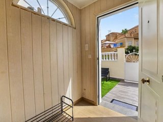 Casa adosada en venta en La Siesta - El Salado - Torreta en Torrevieja