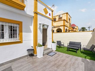 Casa adosada en venta en La Siesta - El Salado - Torreta en Torrevieja
