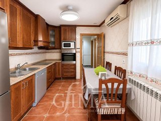 Casa adosada en venta en Tomelloso