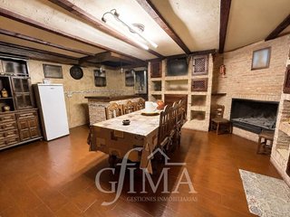 Casa adosada en venta en Tomelloso