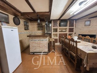 Casa adosada en venta en Tomelloso