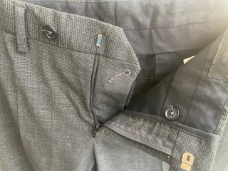 Pantaloni sartoriali italiani rifiniti