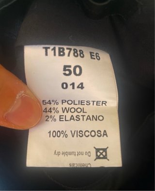 Pantaloni sartoriali italiani rifiniti