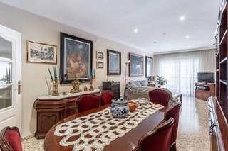 Piso en venta en Cervantes en Granada