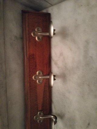 Colgador de madera con 4 ganchos