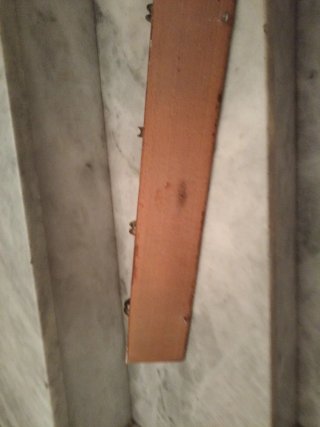Colgador de madera con 4 ganchos