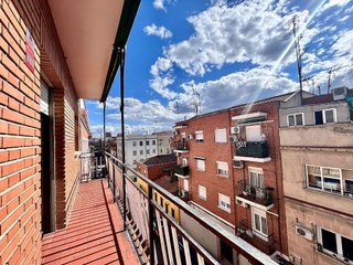 Piso en venta en Pradolongo en Madrid