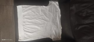 Camiseta blanca casi nueva