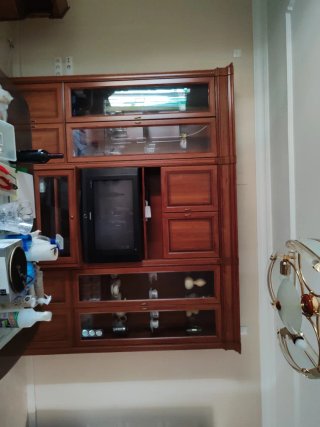Mueble de salón madera y cristal