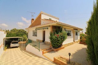 Chalet en venta en Manantiales - Lagar - Cortijo en Alhaurín de la Torre