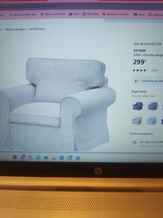 Sillón de tela beige y blanco