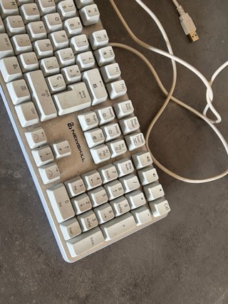 Teclado Gaming Mecánico NEWSKILL Suiko Ivory