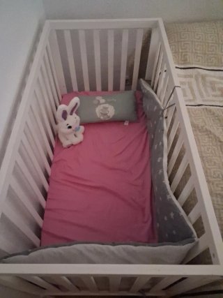 Cuna blanca para bebé
