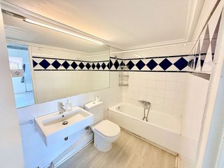 Piso en venta en Cortes - Huertas en Madrid