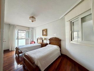 Piso en venta en Numancia - San Fernando en Santander