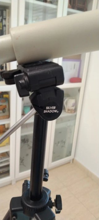 Catalejo con trípode.  En buen uso.