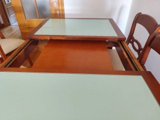 Mesa de comedor madera y cristal +4 sillas