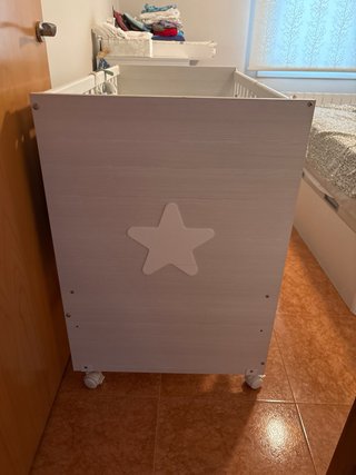 Cuna bebé 120cm con protector y sabanas