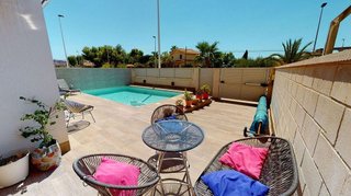 Chalet en venta en La Siesta - El Salado - Torreta en Torrevieja