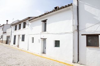 Casa adosada en venta en Jimena de la Frontera