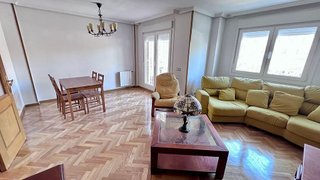 Casa adosada en venta en Ensanche en Alcalá de Henares