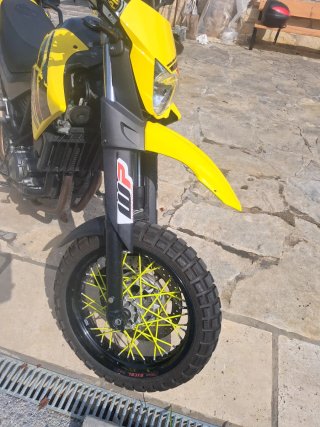 Yamaha XT660X Supermotard Amarilla