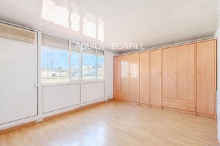 Ático en venta en Sant Antoni en Barcelona