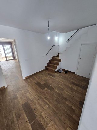 Casa adosada en venta en Brenes