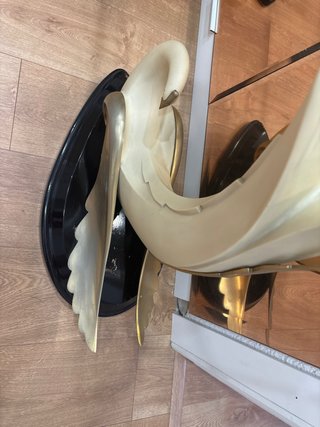 Mesa recibidor cristal y metal dorado