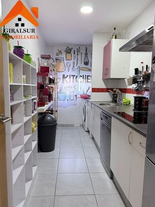 Piso en venta en Parque Alcosa - Jardines del Edén en Sevilla