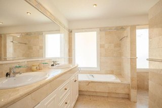 Piso en venta en Elviria en Marbella