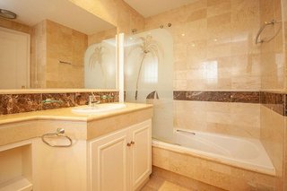 Piso en venta en Elviria en Marbella
