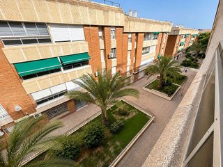 Piso en venta en Nueva Andalucía en Almería