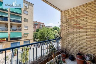 Piso en venta en Cervantes en Granada