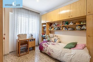 Piso en venta en Cervantes en Granada