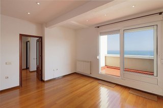 Ático en venta en La Arena en Gijón
