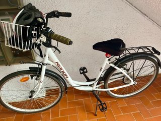 Bicicleta de paseo blanca
