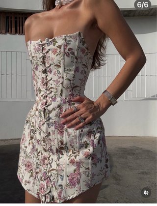Vestido Zara floral palabra de  honor  T/XL