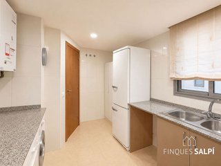 Piso en venta en Eixample Sud – Migdia en Girona