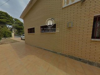 Chalet en venta en Eixample Residencial en Roda de Barà