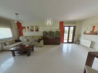 Chalet en venta en Eixample Residencial en Roda de Barà